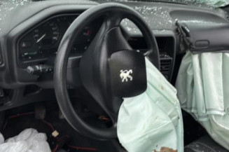 Tambour arriere gauche PEUGEOT 106