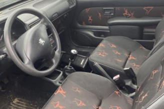 Tambour arriere droit PEUGEOT 106 Photo n°1