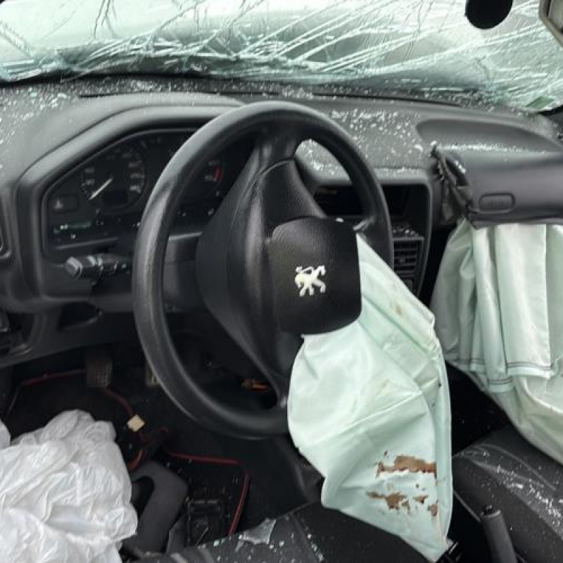 Tambour arriere droit PEUGEOT 106 Photo n°20