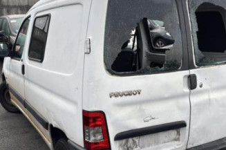 Pivot de moyeu avant gauche PEUGEOT PARTNER 1