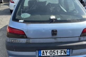 Pivot de moyeu avant gauche PEUGEOT 306
