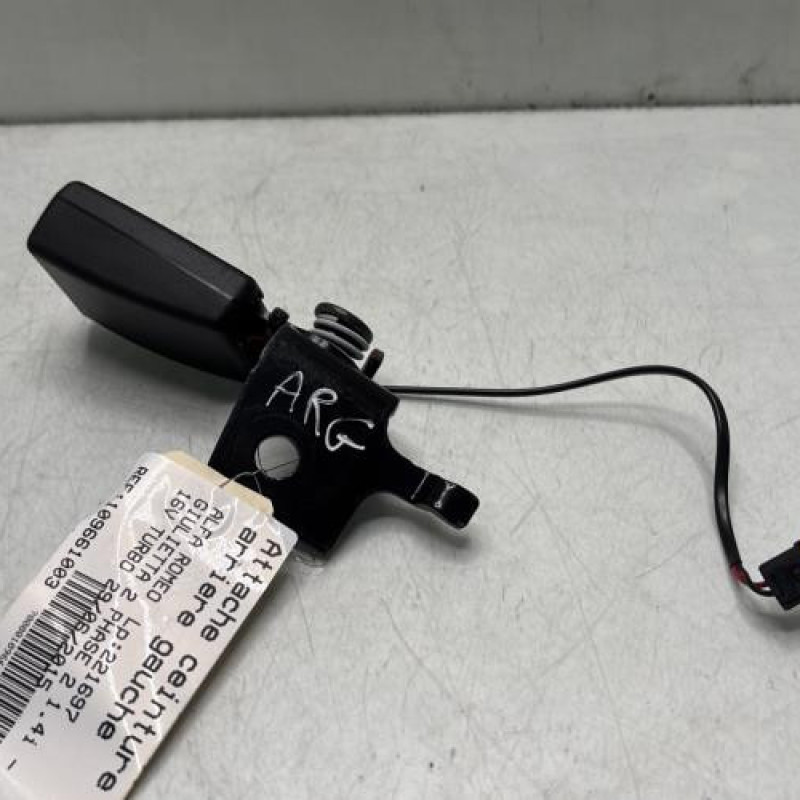 Attache ceinture arriere gauche ALFA ROMEO GIULIETTA 2 Photo n°1