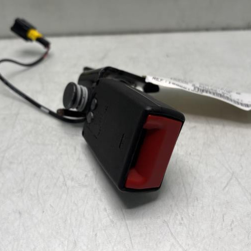 Attache ceinture arriere gauche ALFA ROMEO GIULIETTA 2 Photo n°3