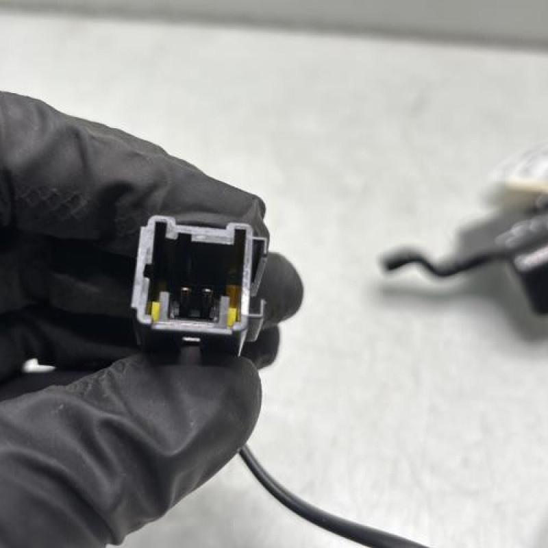 Attache ceinture arriere gauche ALFA ROMEO GIULIETTA 2 Photo n°4