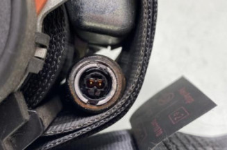 Pretensionneur de ceinture avant droit PEUGEOT 208 1