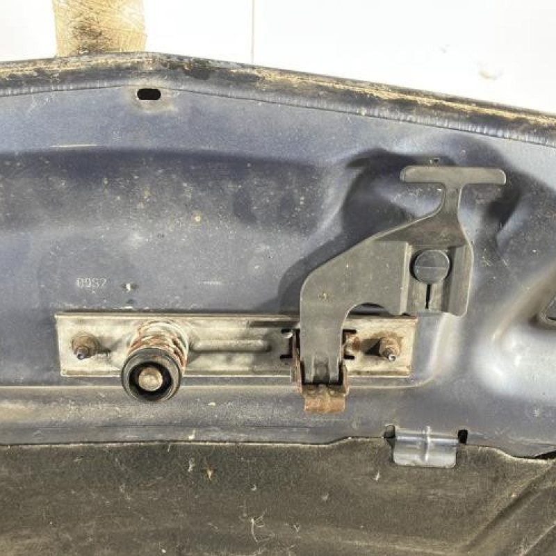 Capot RENAULT CLIO 2 Photo n°8