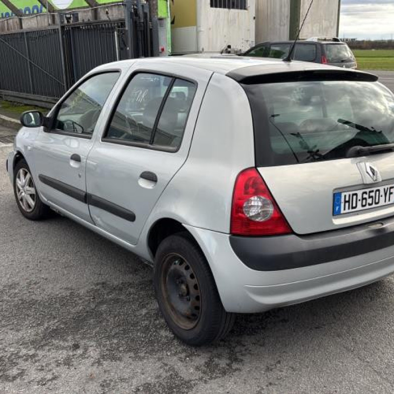 Attache ceinture arriere droit RENAULT CLIO 2 Photo n°7