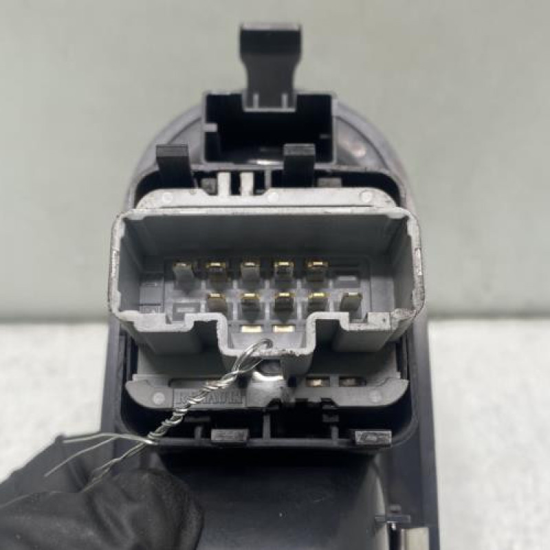 Interrupteur de leve vitre avant gauche RENAULT CLIO 3 Photo n°3