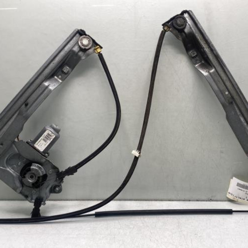 Leve vitre electrique avant droit RENAULT CLIO 3 Photo n°1