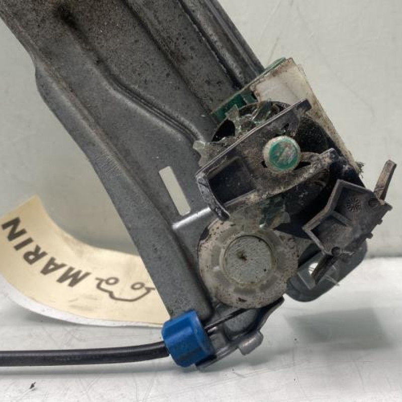 Leve vitre electrique avant droit RENAULT CLIO 3 Photo n°2
