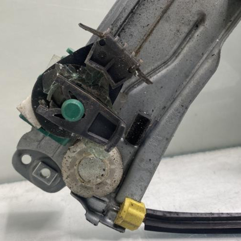 Leve vitre electrique avant droit RENAULT CLIO 3 Photo n°3