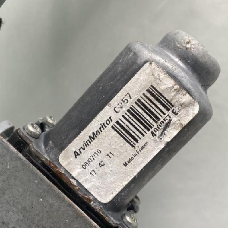 Leve vitre electrique avant droit RENAULT CLIO 3 Photo n°5