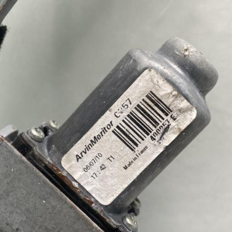 Leve vitre electrique avant droit RENAULT CLIO 3 Photo n°6