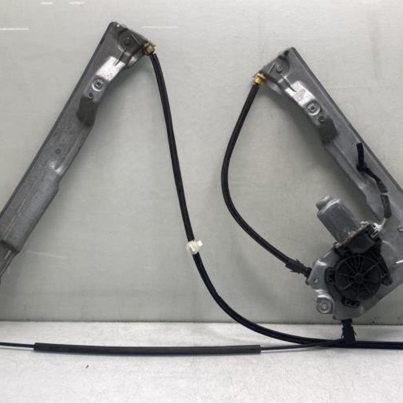 Leve vitre electrique avant droit RENAULT CLIO 3 Photo n°8