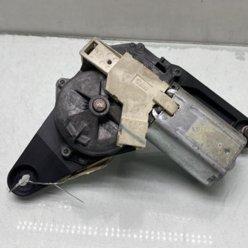 Moteur essuie glace arriere RENAULT CLIO 2 Photo n°2