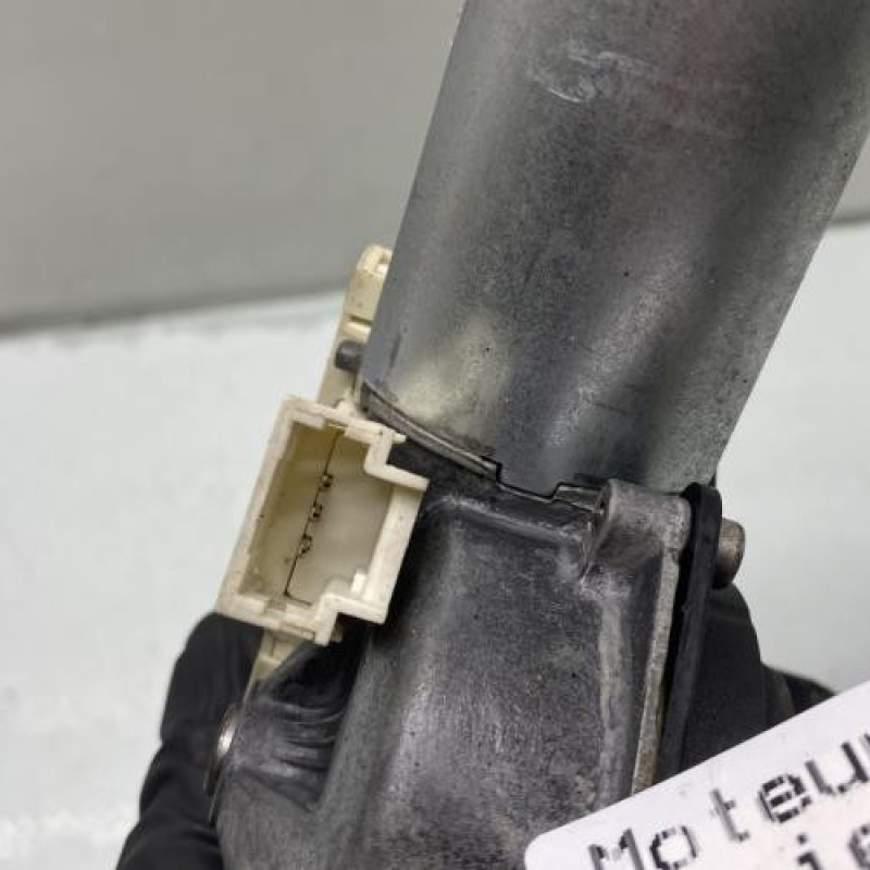 Moteur essuie glace arriere RENAULT CLIO 2 Photo n°3