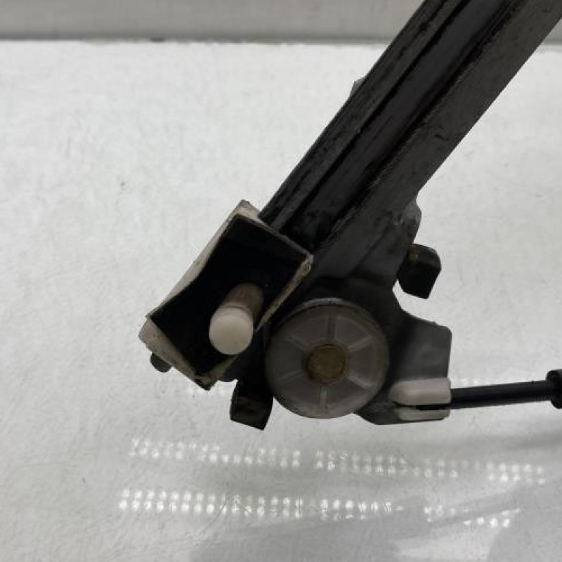 Leve vitre electrique avant gauche RENAULT MEGANE 1 Photo n°4