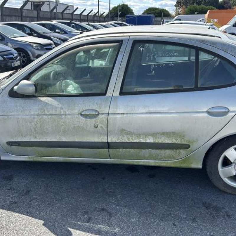 Leve vitre electrique avant gauche RENAULT MEGANE 1 Photo n°13