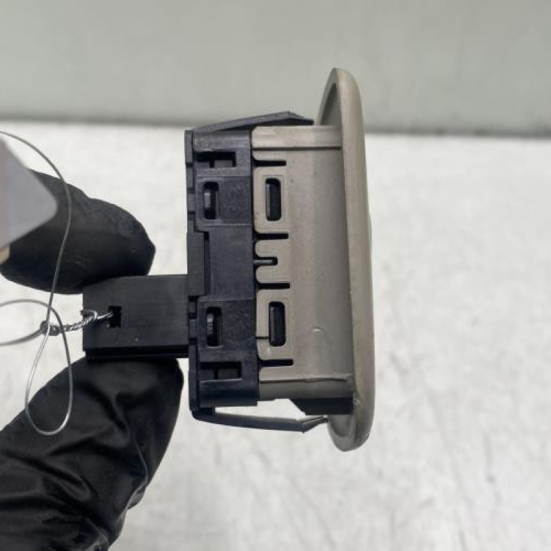 Interrupteur de leve vitre arriere droit CITROEN C5 2 Photo n°2