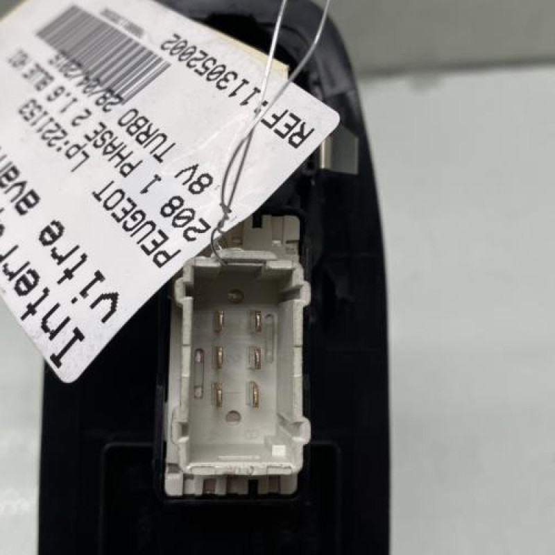 Interrupteur de leve vitre avant droit PEUGEOT 208 1 Photo n°3