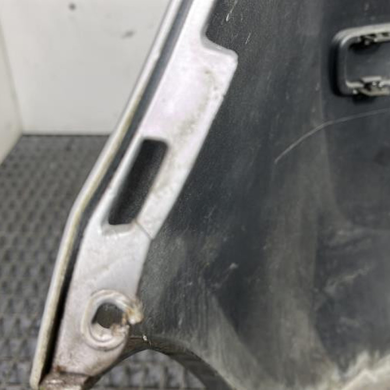 Pare choc arriere RENAULT CLIO 3 Photo n°7