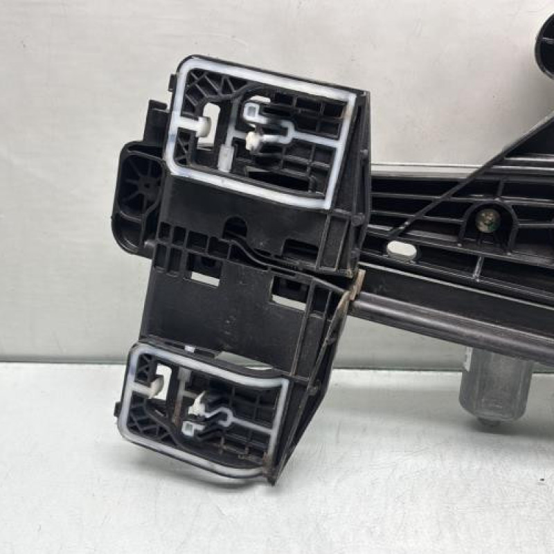 Leve vitre electrique arriere droit PEUGEOT 208 2 Photo n°2