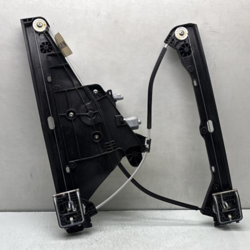 Leve vitre electrique avant droit PEUGEOT 208 2 Photo n°1