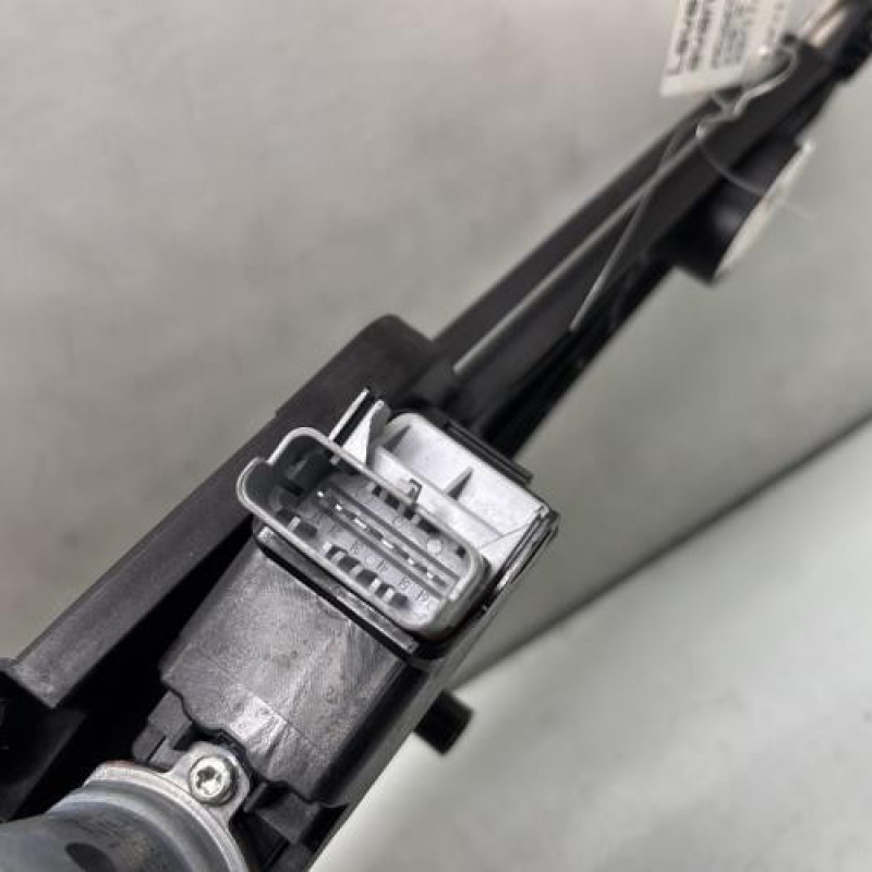 Leve vitre electrique avant droit PEUGEOT 208 2 Photo n°4