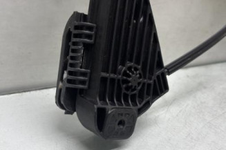 Leve vitre electrique avant droit PEUGEOT 208 2