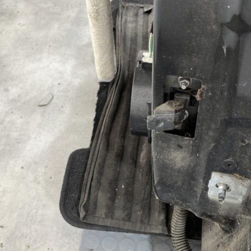 Porte arriere gauche RENAULT CLIO 4 Photo n°4