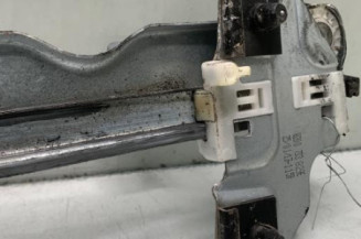 Leve vitre electrique avant gauche DACIA DUSTER 1