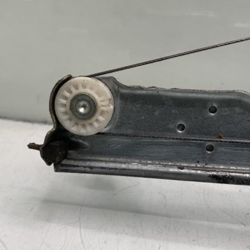 Leve vitre electrique avant gauche DACIA DUSTER 1 Photo n°5