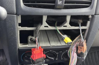 Poignee porte arriere gauche RENAULT CLIO 2