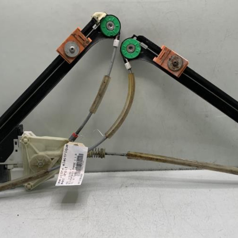 Leve vitre electrique avant droit AUDI A3 2 Photo n°1