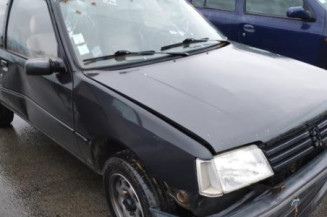 Leve vitre electrique avant gauche PEUGEOT 205