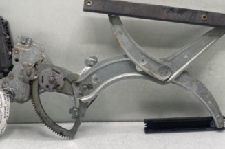 Leve vitre electrique avant gauche VOLKSWAGEN PASSAT 3