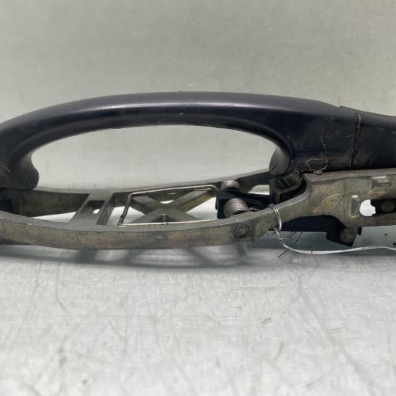 Poignee porte arriere gauche VOLKSWAGEN TOURAN 1 Photo n°2