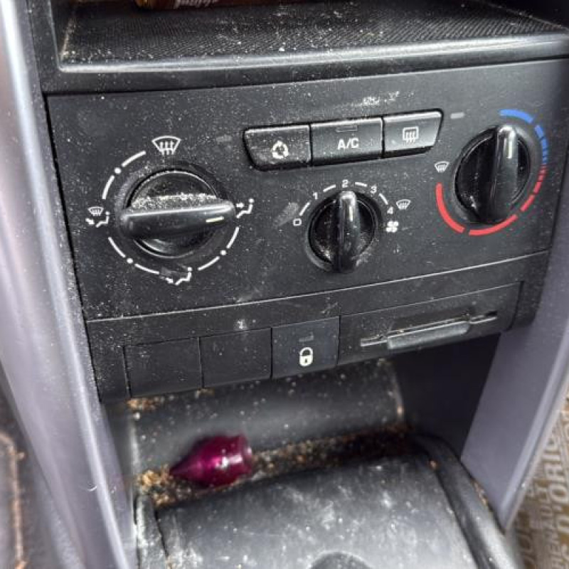 Reservoir essence PEUGEOT 207 Photo n°15