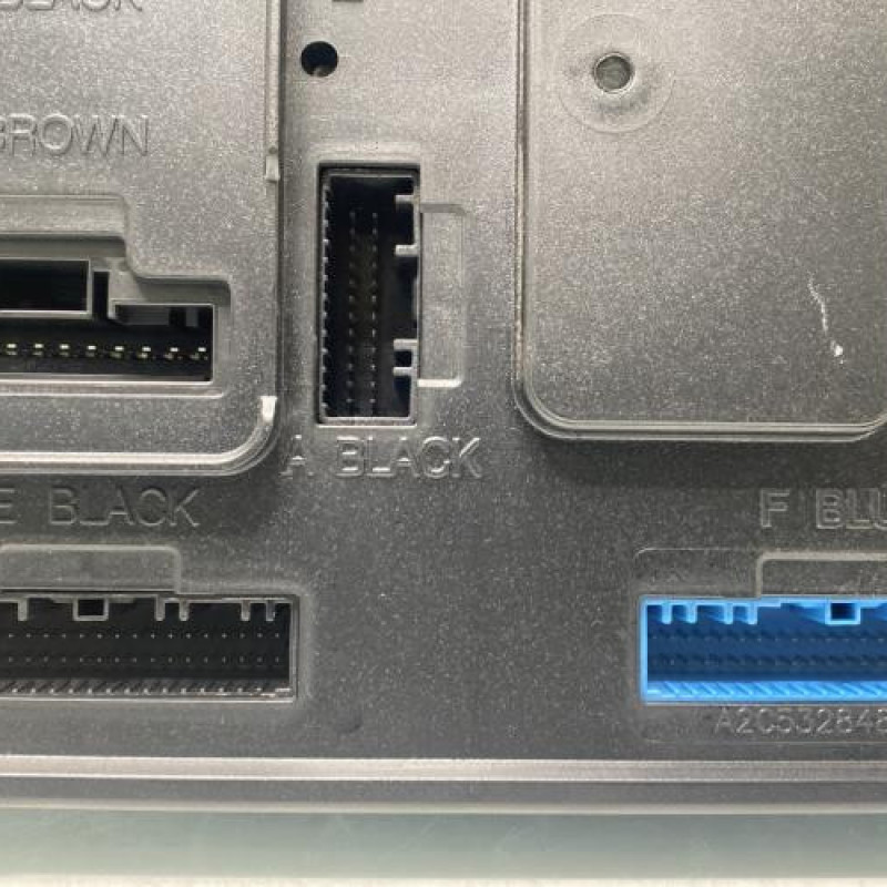 Boitier UCH RENAULT SCENIC 3 Photo n°3