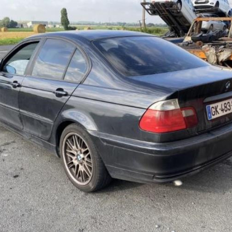 Pare choc arriere BMW SERIE 3 E46 Photo n°8