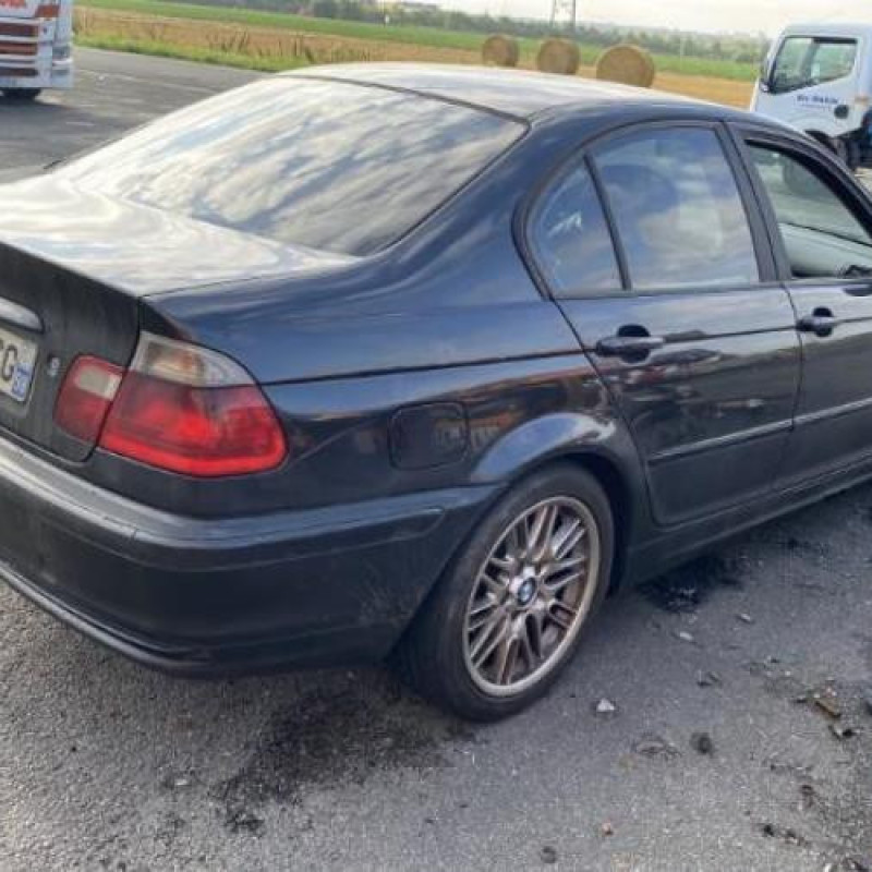 Pare choc arriere BMW SERIE 3 E46 Photo n°12