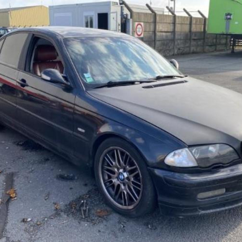 Pare choc arriere BMW SERIE 3 E46 Photo n°13