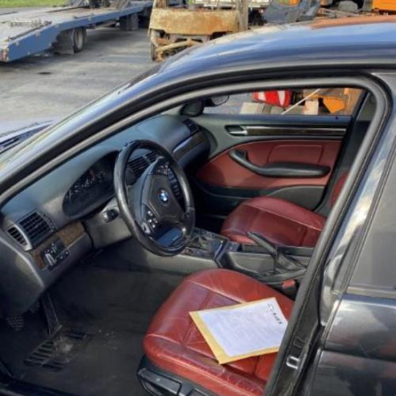 Pare choc arriere BMW SERIE 3 E46 Photo n°18