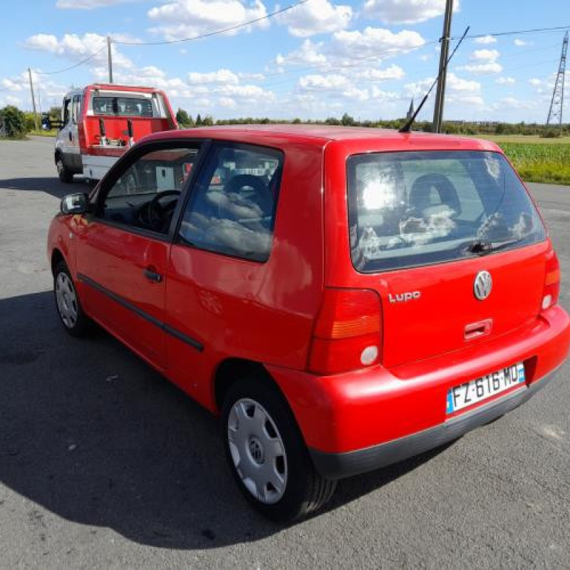 Pare choc arriere VOLKSWAGEN LUPO Photo n°7