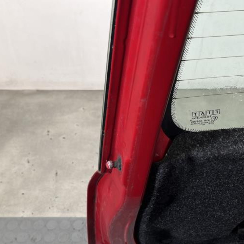 Malle/Hayon arriere FIAT PANDA 2 Photo n°8