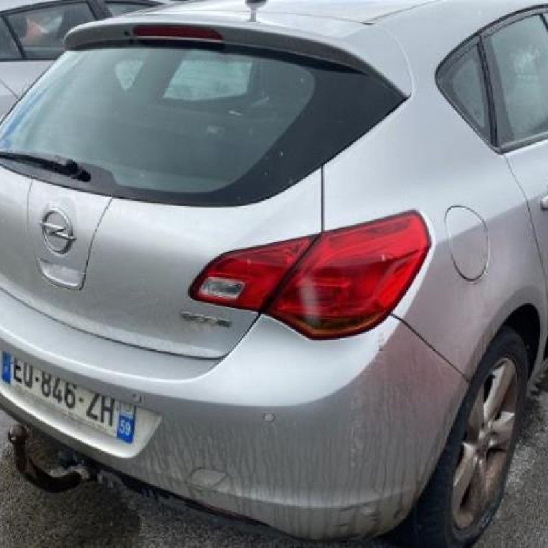 Feu arriere secondaire gauche (feux) OPEL ASTRA J Photo n°8