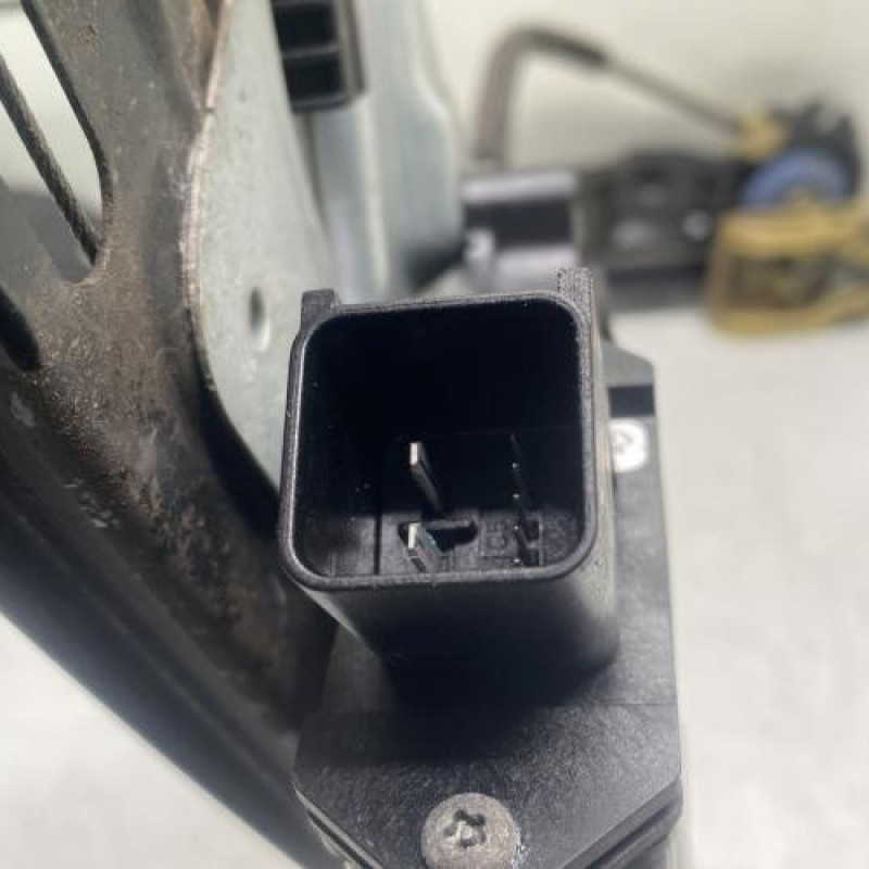 Leve vitre electrique avant gauche OPEL ASTRA J Photo n°11