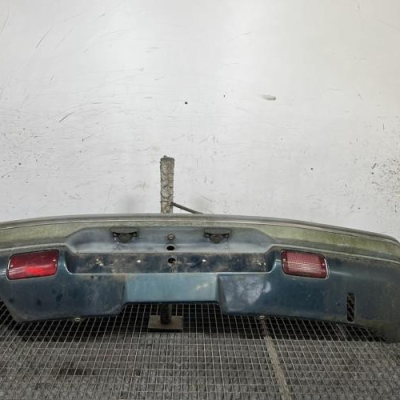 Pare choc arriere PEUGEOT 205 Photo n°1