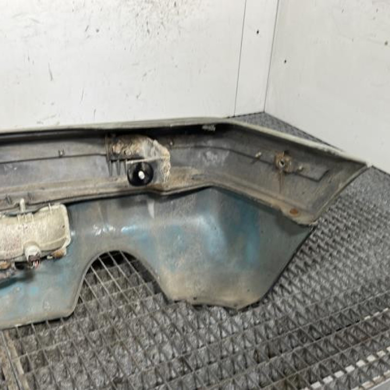 Pare choc arriere PEUGEOT 205 Photo n°4