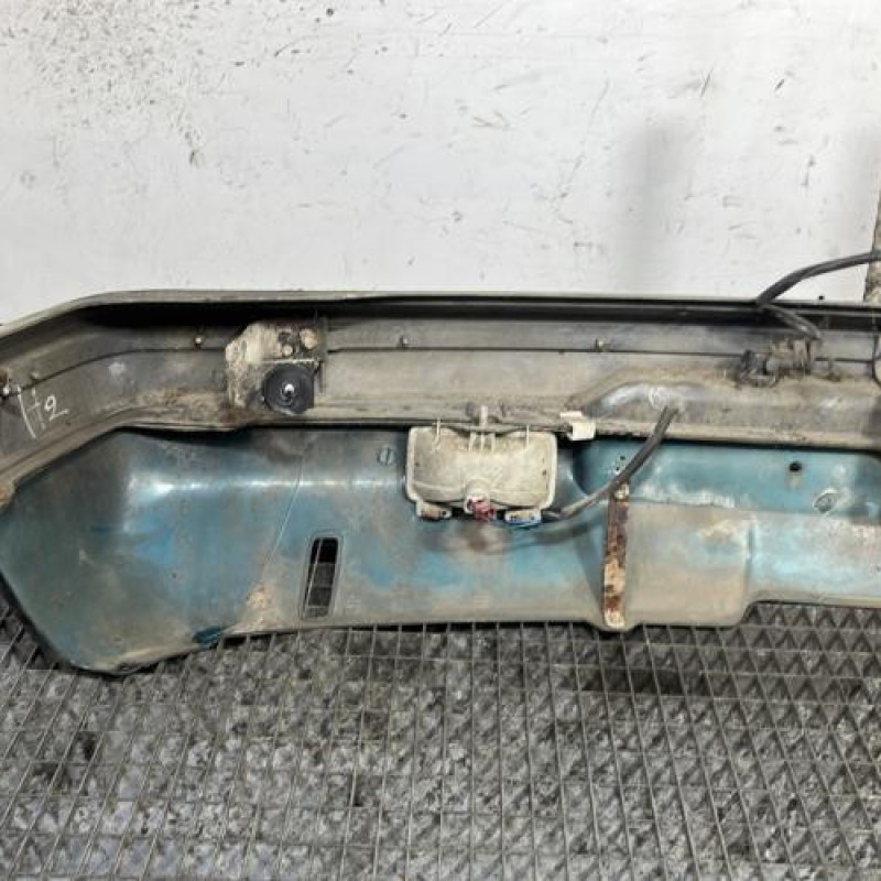 Pare choc arriere PEUGEOT 205 Photo n°6